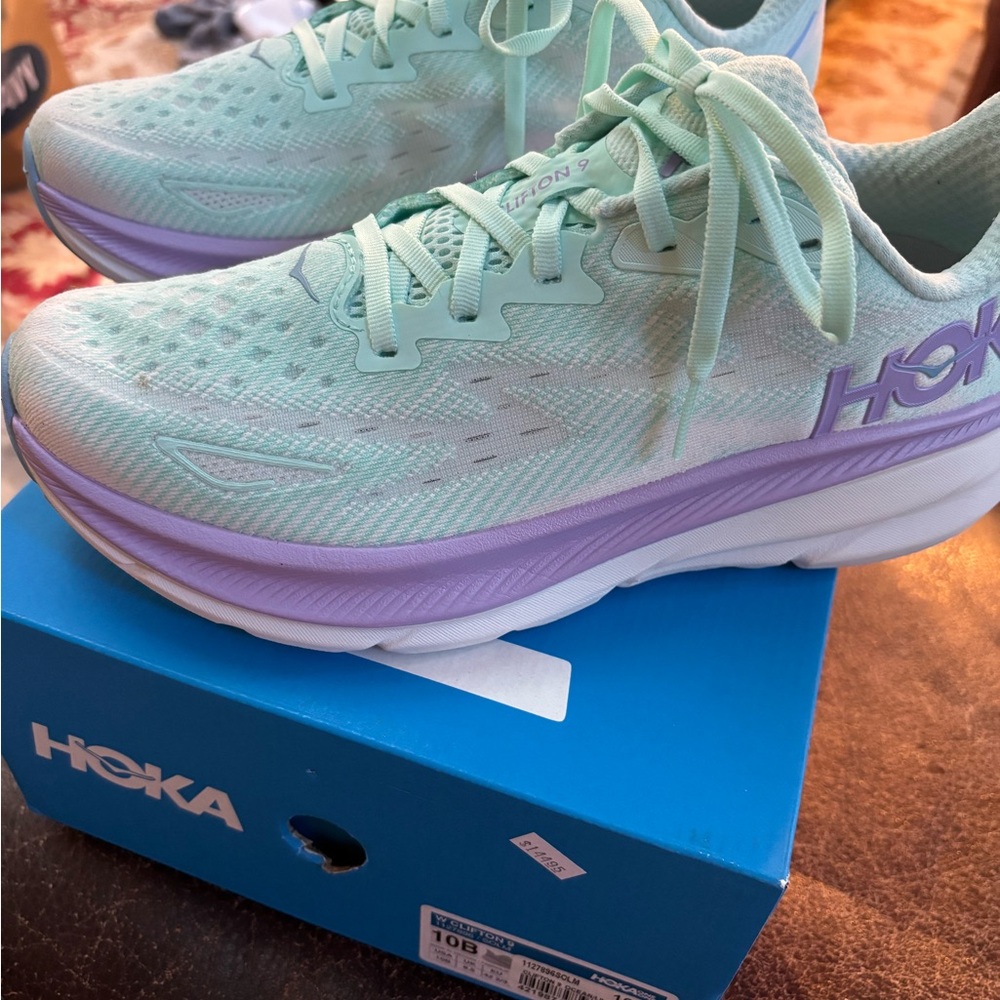 Hoka One One Women's Clifton NIB 10B
